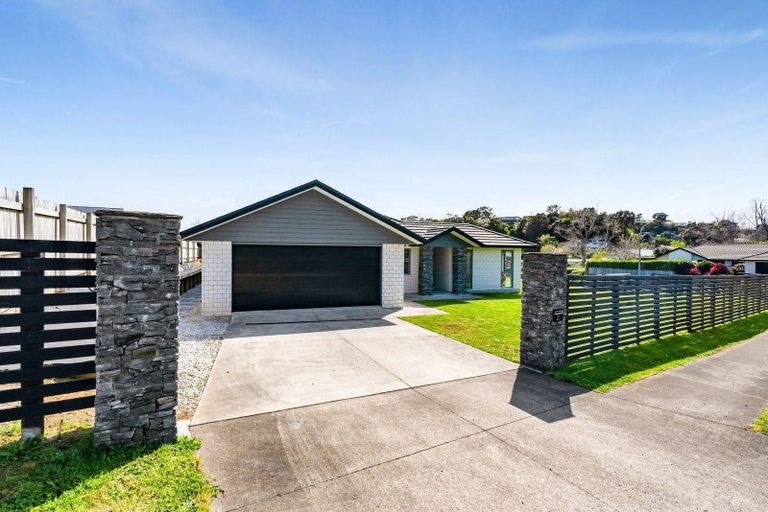 Photo of property in 23 Garrett Drive, Whalers Gate, New Plymouth, 4310