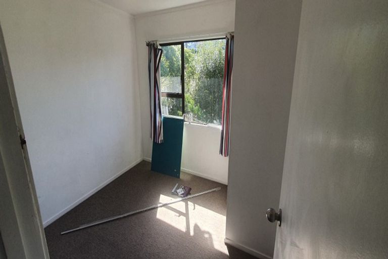 Photo of property in 17 Cedar Heights Avenue, Massey, Auckland, 0614