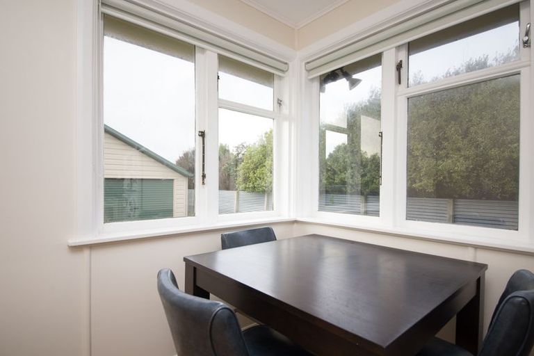 Photo of property in 17 Bristol Crescent, Roslyn, Palmerston North, 4414