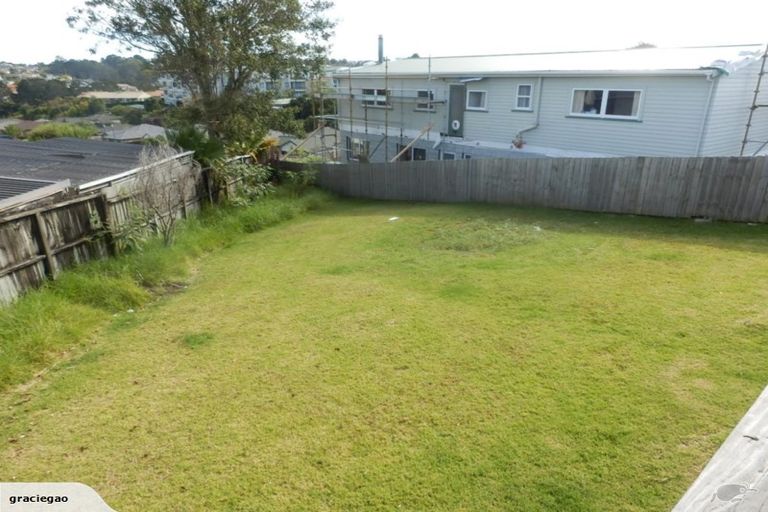 Photo of property in 1/884 East Coast Road, Northcross, Auckland, 0630