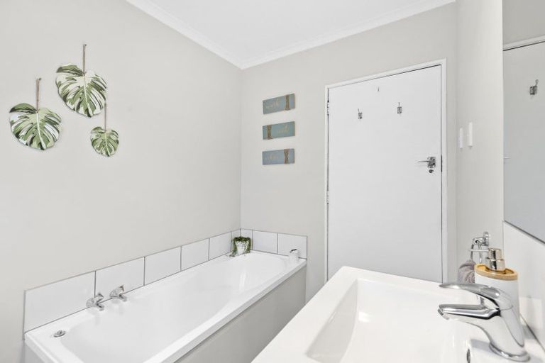 Photo of property in 24a Lethbridge Street, Feilding, 4702