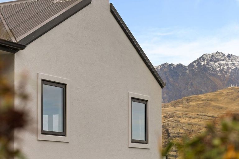 Photo of property in 5 Gum Lane, Queenstown, 9300