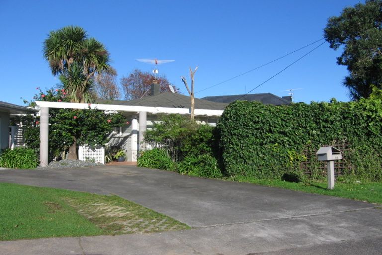 Photo of property in 33 Covil Avenue, Te Atatu South, Auckland, 0610