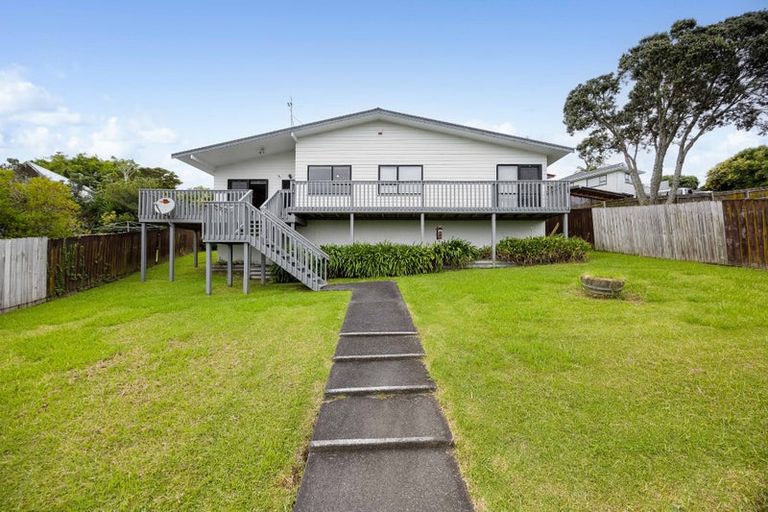 Photo of property in 12 Clearview Heights, Ranui, Auckland, 0612