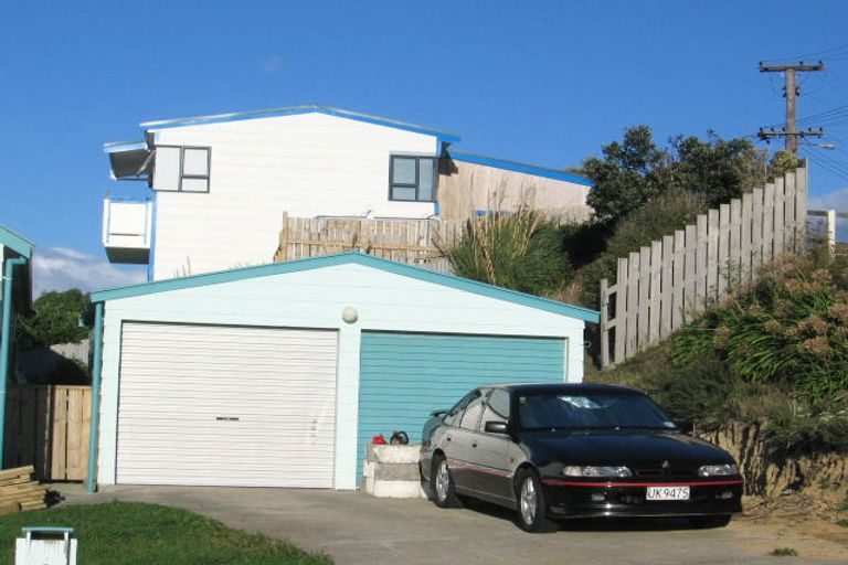 Photo of property in 6 Patiki Place, Titahi Bay, Porirua, 5022