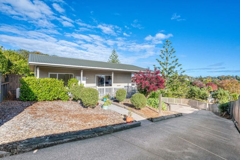 Photo of property in 11 Evelyn Road, Cockle Bay, Auckland, 2014