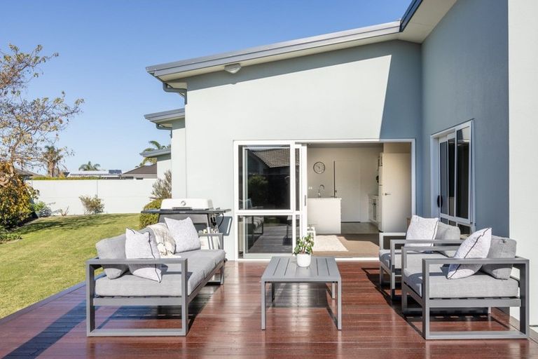 Photo of property in 5 Waitaki Way, Poraiti, Napier, 4112