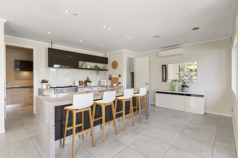 Photo of property in 30 Wicklam Lane, Greenhithe, Auckland, 0632