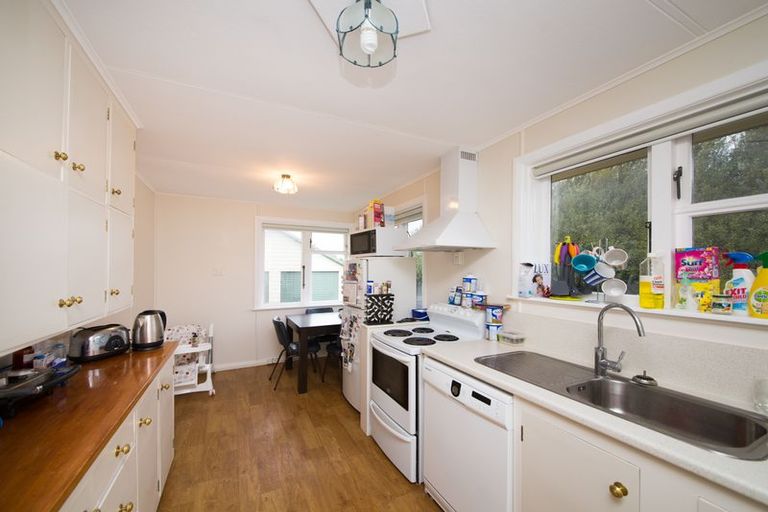 Photo of property in 17 Bristol Crescent, Roslyn, Palmerston North, 4414