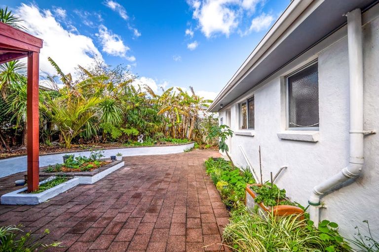 Photo of property in 31 Pomare Road, Russell, 0202