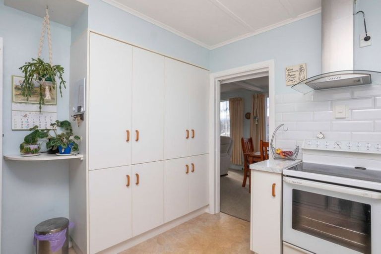 Photo of property in 72 Barraud Street, Dannevirke, 4930