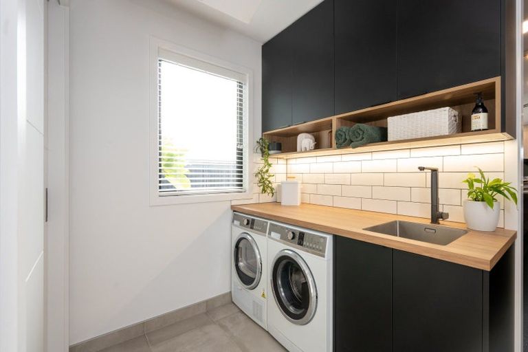 Photo of property in 10 Rich Rise, Havelock North, 4130