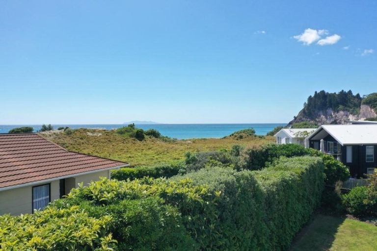 Photo of property in 16 Moray Place, Whiritoa, Whangamata, 3691