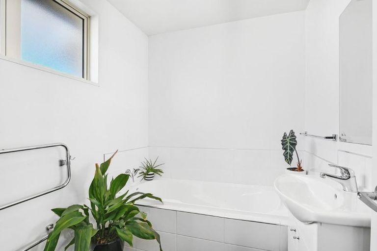 Photo of property in 4/59 Olliviers Road, Phillipstown, Christchurch, 8011