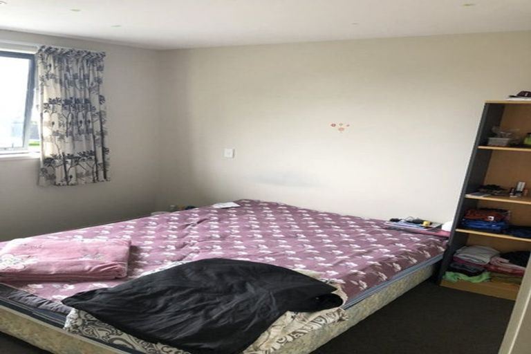 Photo of property in 100 Fulford Street, New Plymouth, 4310