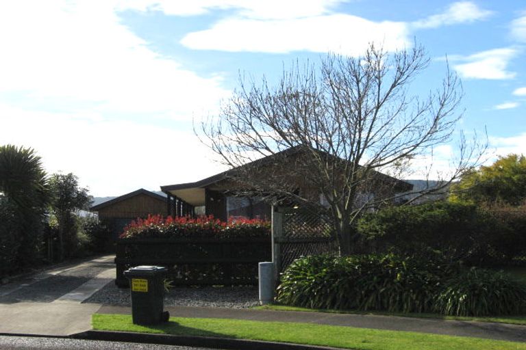 Photo of property in 10 Dellys Grove, Levin, 5510