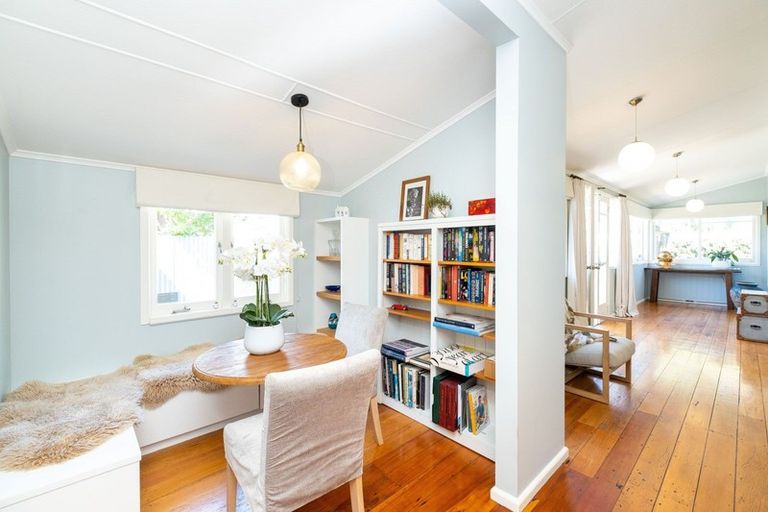 Photo of property in 15 Pipi Street, Te Awanga, 4102