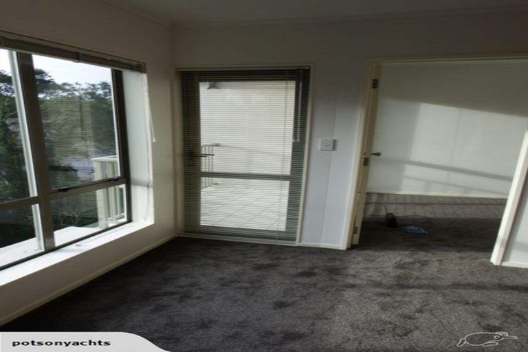 Photo of property in The Haven, 15/120 Beach Haven Road, Beach Haven, Auckland, 0626