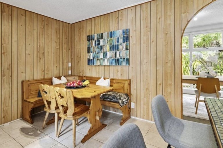 Photo of property in 966 Beach Road, Torbay, Auckland, 0630