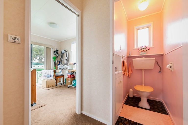 Photo of property in 29 Felgrove Street, Glendene, Auckland, 0602