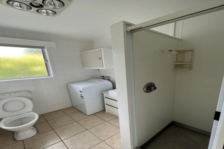 Photo of property in 3 Kerria Place, Sunnynook, Auckland, 0620