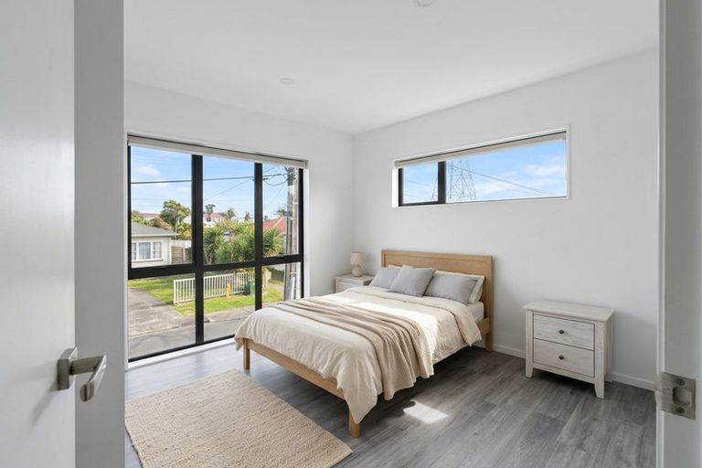 Photo of property in 9a Julian Place, Otara, Auckland, 2023