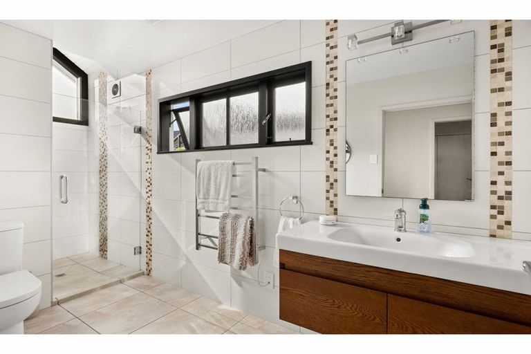 Photo of property in 11 Fairway Drive, Kerikeri, 0230