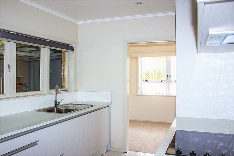 Photo of property in 20 Hallberry Road, Mangere East, Auckland, 2024