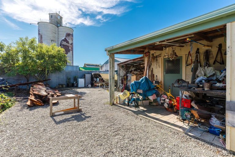 Photo of property in 2 Mill Road, Waimate, 7924