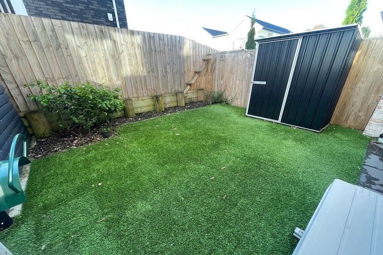 Photo of property in 7/83 Vodanovich Road, Te Atatu South, Auckland, 0610