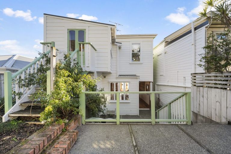 Photo of property in 71 Austin Street, Mount Victoria, Wellington, 6011