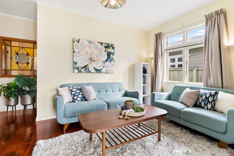 Photo of property in 101 Endeavour Street, Lyall Bay, Wellington, 6022