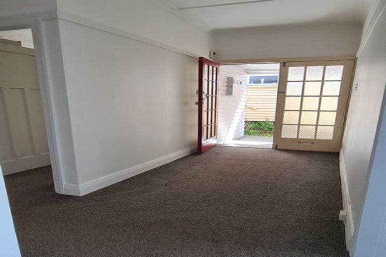 Photo of property in 2 Norna Crescent, Kelburn, Wellington, 6012