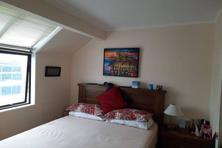 Photo of property in 1/1 Takutai Avenue, Bucklands Beach, Auckland, 2012