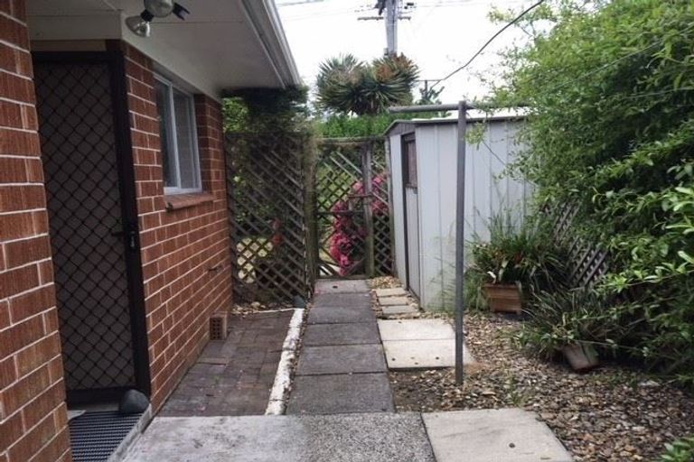 Photo of property in 1/25 West Coast Road, Glen Eden, Auckland, 0602