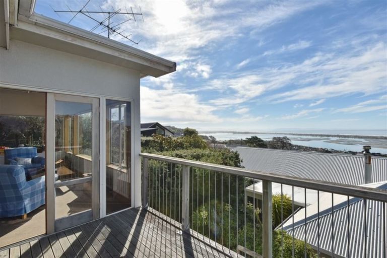 Photo of property in 75 Moncks Spur Road, Redcliffs, Christchurch, 8081