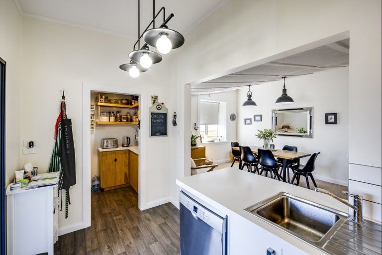 Photo of property in 206 Lyndon Road West, Hastings, 4122