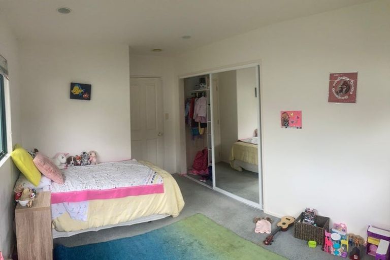 Photo of property in 4 Savoy Road, Orewa, 0931