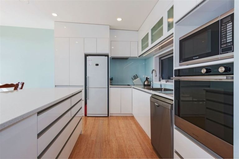 Photo of property in 3 Eglinton Close, Aotea, Porirua, 5024