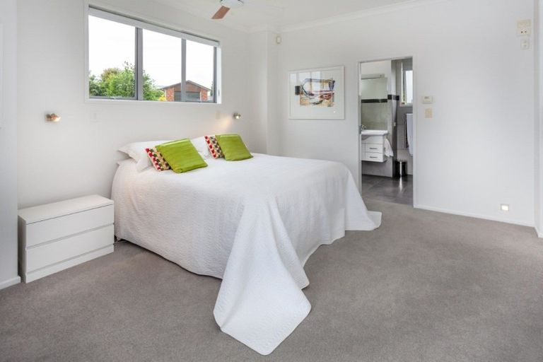 Photo of property in 100 Pacific View Drive, Whangamata, 3620