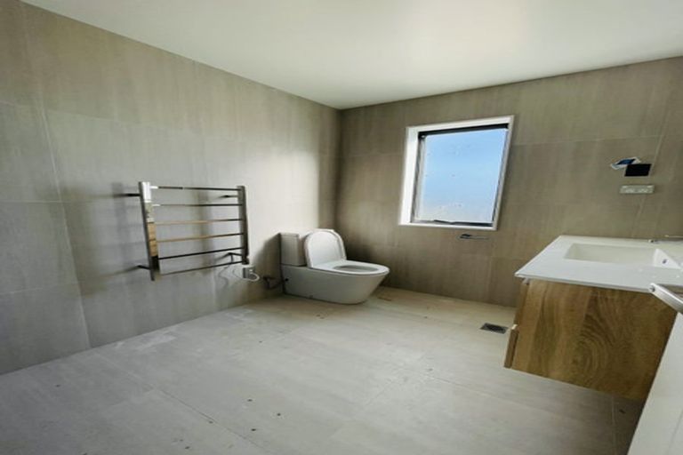 Photo of property in 77 Kaha Road, Papakura, 2110