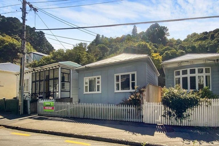 Photo of property in 174 Aro Street, Aro Valley, Wellington, 6021