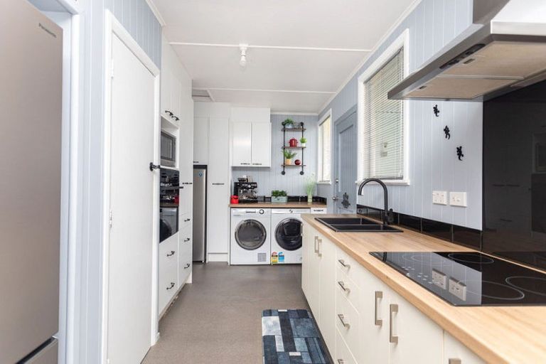 Photo of property in 881 Cowper Road, Dannevirke, 4976