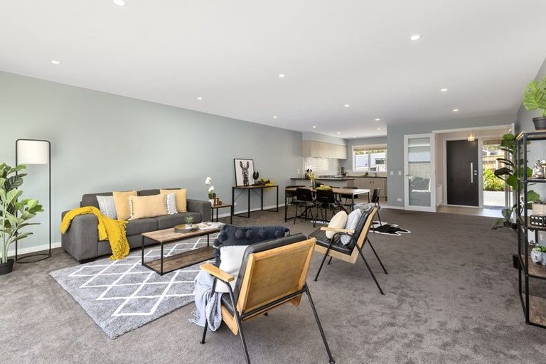 Photo of property in 51a Banks Boulevard, Whitby, Porirua, 5024