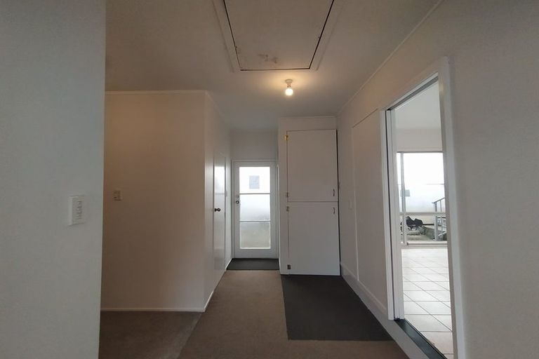 Photo of property in 82 Archmillen Avenue, Pakuranga Heights, Auckland, 2010