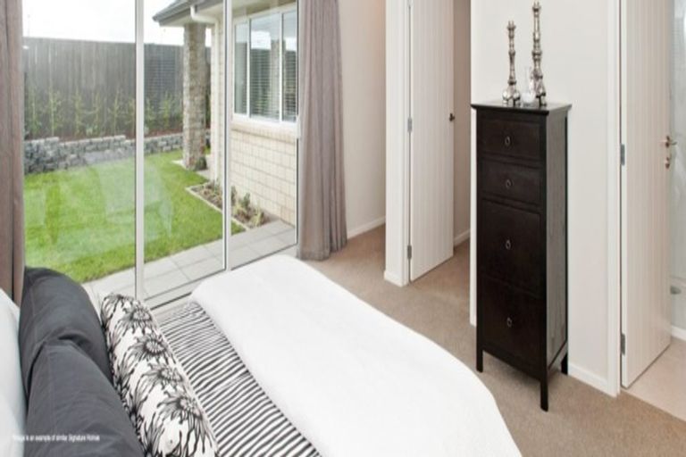 Photo of property in 11 Marsden Place, Hurworth, New Plymouth, 4310