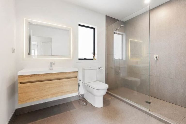 Photo of property in 42 Accolage Boulevard, Kumeu, 0810