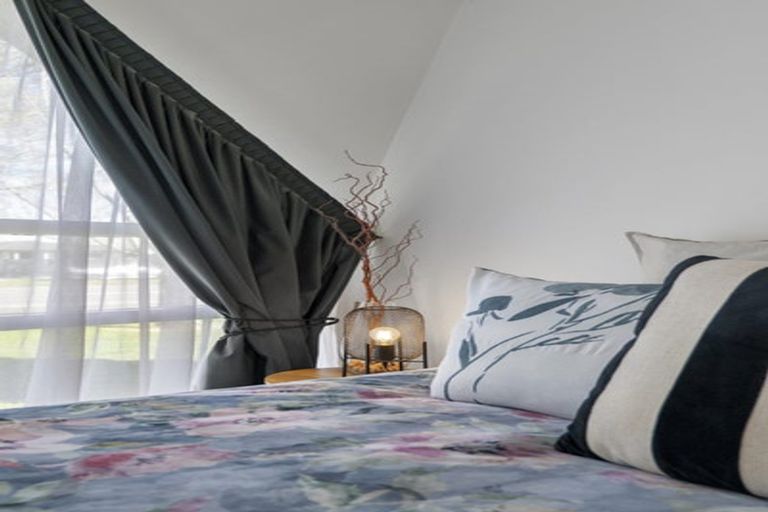 Photo of property in 1/280 Memorial Avenue, Burnside, Christchurch, 8053