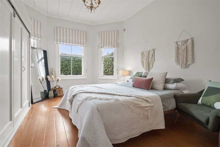 Photo of property in 8 Shoal Bay Road, Devonport, Auckland, 0624