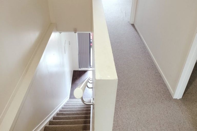 Photo of property in 18 Pyramid Place, Glen Eden, Auckland, 0602